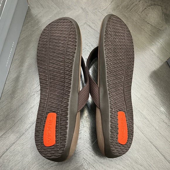 Vionic Wave Toe Post Sandal with Concealed Orthotic Arch Support - Picture 9 of 10